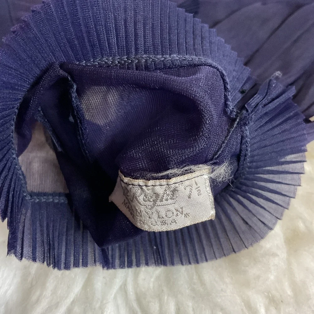 Sheer, true vintage peekaboo navy blue gloves 7.5